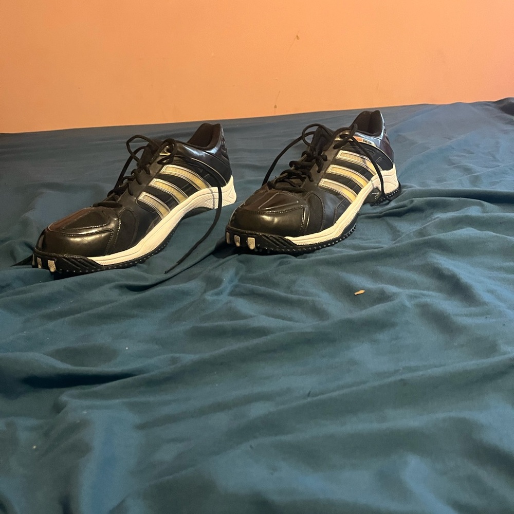 Men’s size 16 adidas cleat